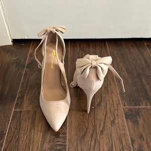 Beige heels